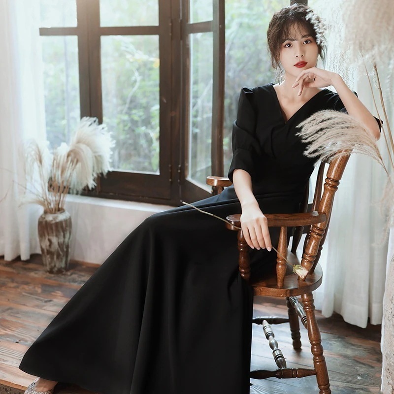 2025年の女性のための黒のイブニングドレスシンプルで寛大な女王の気質の宴会通常着用可能なドレスロング秋 母の日 母の日-0008750