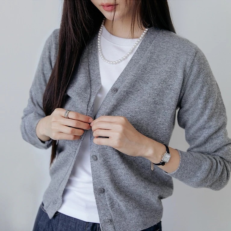 [10色] ソフトVネックカーディガン WITH CELEBRITY _ Song Ji-Eun 4,925円