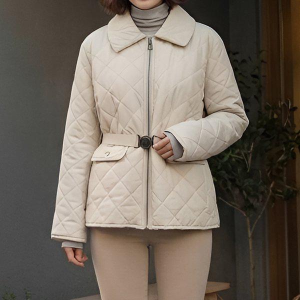 女性ベルテッドキルティングハーフジャケット