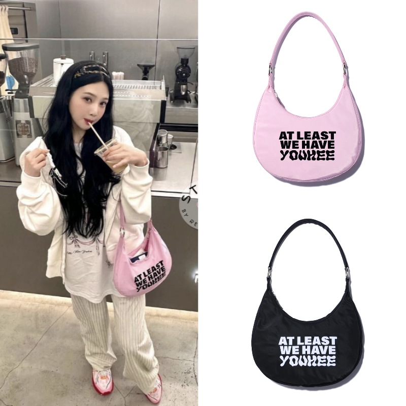【RED VELVET ジョイ着用】LETTERING HOBO BAG ピンクバッグ