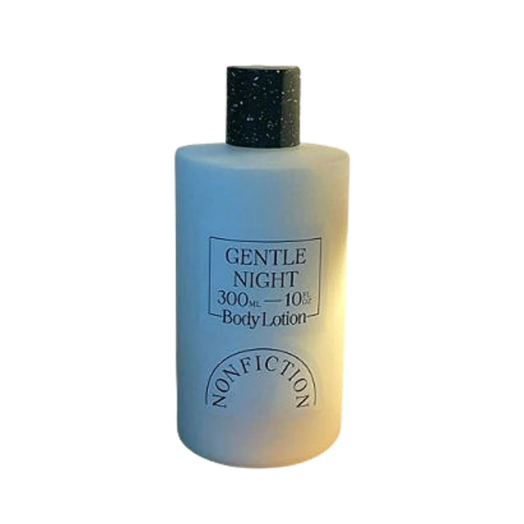 ボディケアボディクリームローション300ml 肌の水分補給 持続保湿 全身しっとりケア べたつかず滑らか密着感 自然な香りと艶感 朝晩使用可能 優雅なバニラとムスクの香り 肌にやさしい設計 自宅高級ス