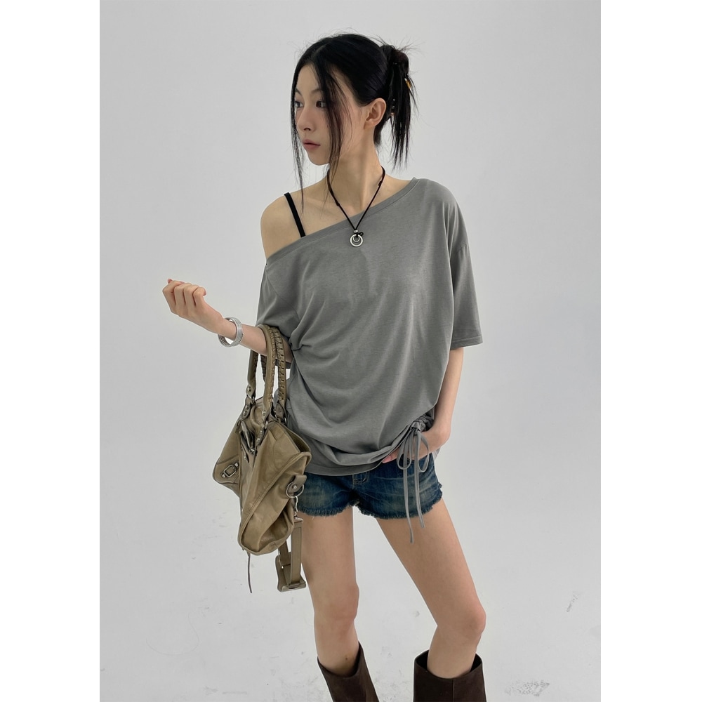 ブラックアップ 二ミット シュリン ルーズフィット オフショルダー 半袖Tシャツ