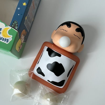 Qoo10] 寝ているクレヨンしんちゃんフィギュア : ホビー・コスプレ