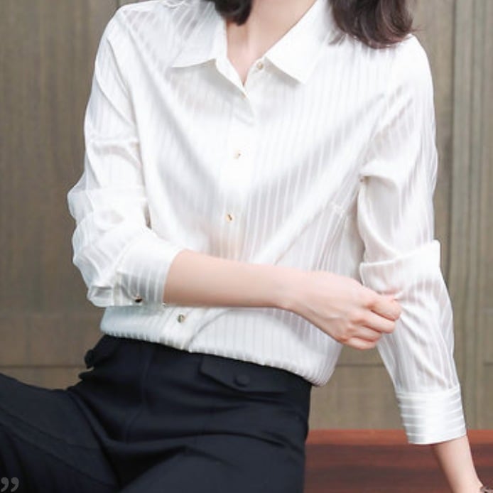 シャツ ブラウス レディース 長袖 襟付き 上品 かわいい 大人可愛い きれいめ シンプル カジュアル ストライプ 春 秋 オフィス ビジネス デート お出かけ ホワイト ブルーグレー トップス