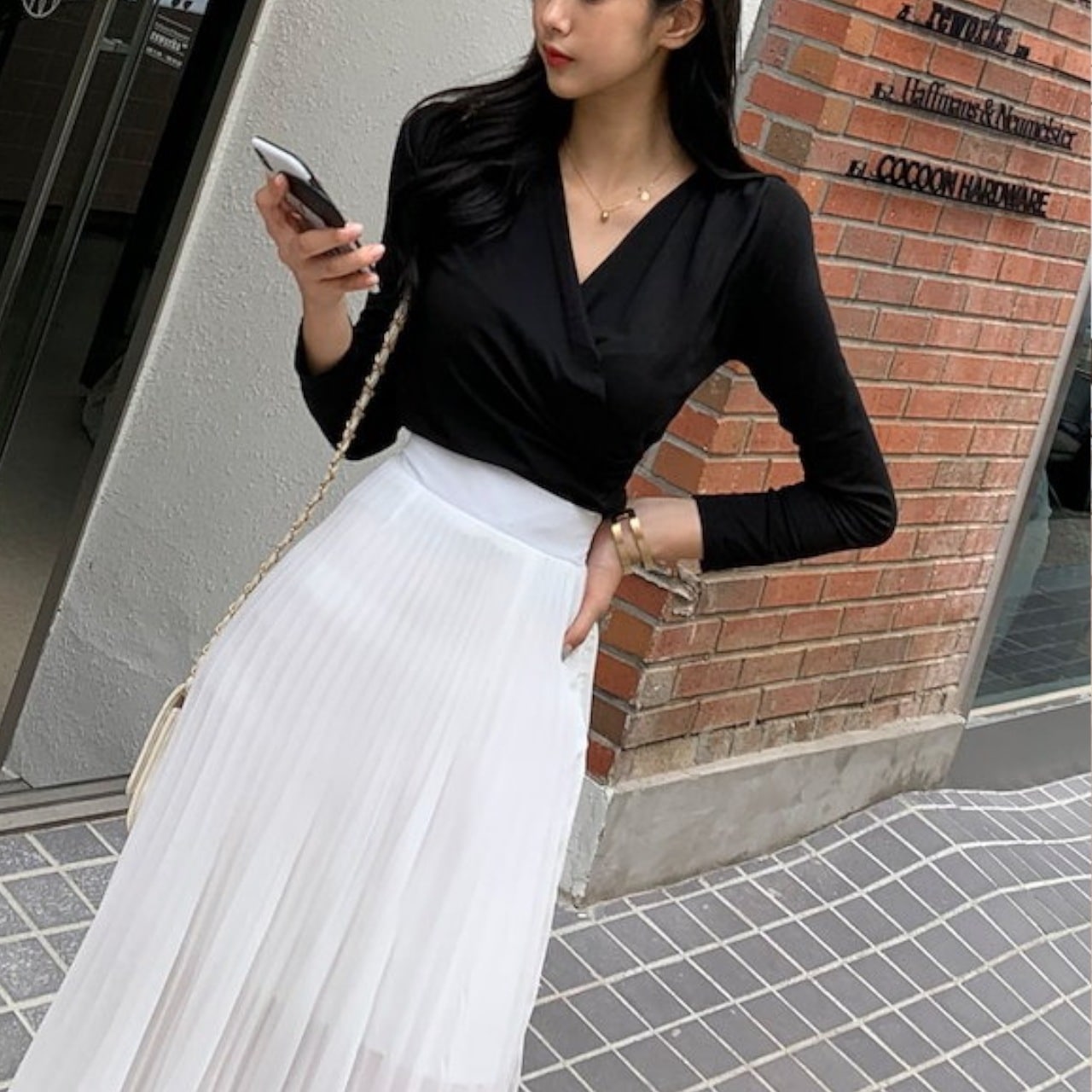 シャーリング ロンT トップス Tシャツ カットソー 長袖 Vネック スリム タイト かわいい 大人可愛い きれいめ シンプル 大人 おしゃれ お洒落 かっこいい a87-1-2022-3l.jpg