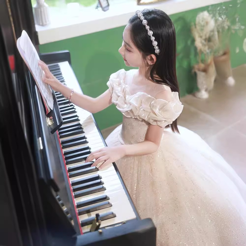 ガールズドレス プリンセスドレス ホストチャイルド フラワーガール 結婚式 小さな女の子 ピアノ演奏衣装