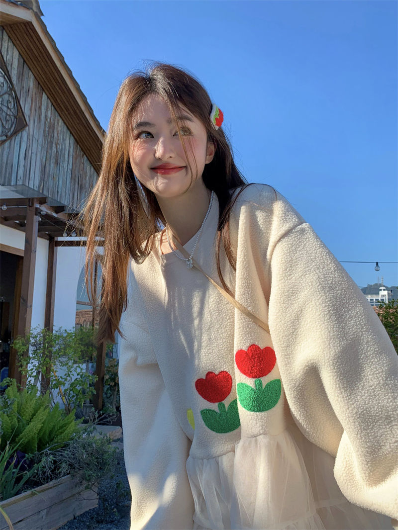 婦人服韓国系甘い刺繍刺繍ジョイントスカートネット糸子羊毛ゆったりセーター