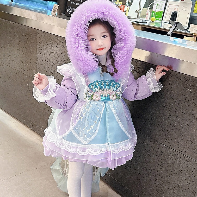 ロリータ女子のダウンジャケット冬の新作洋風女子のマーメイドコート子供の白いアヒルの綿毛の連帽プリンセスの綿入れのコート