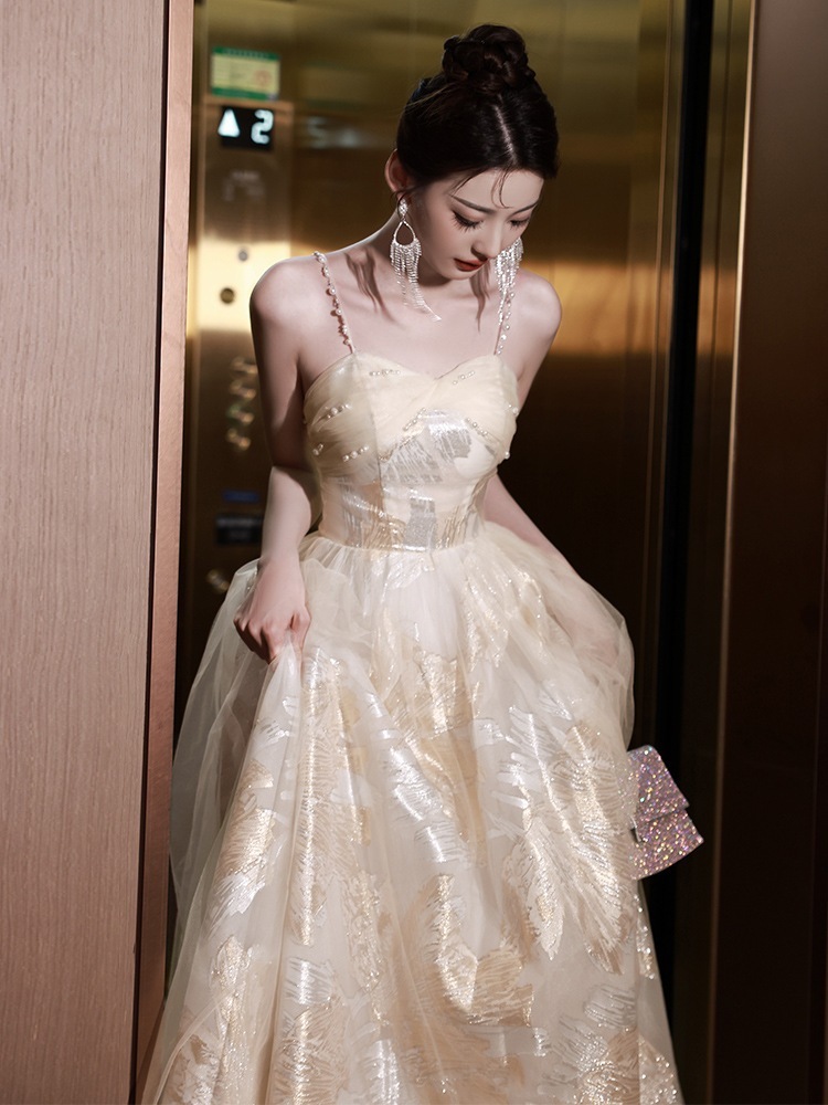 イブニングドレスフェミニン婚約ドレス乾杯服花嫁夏