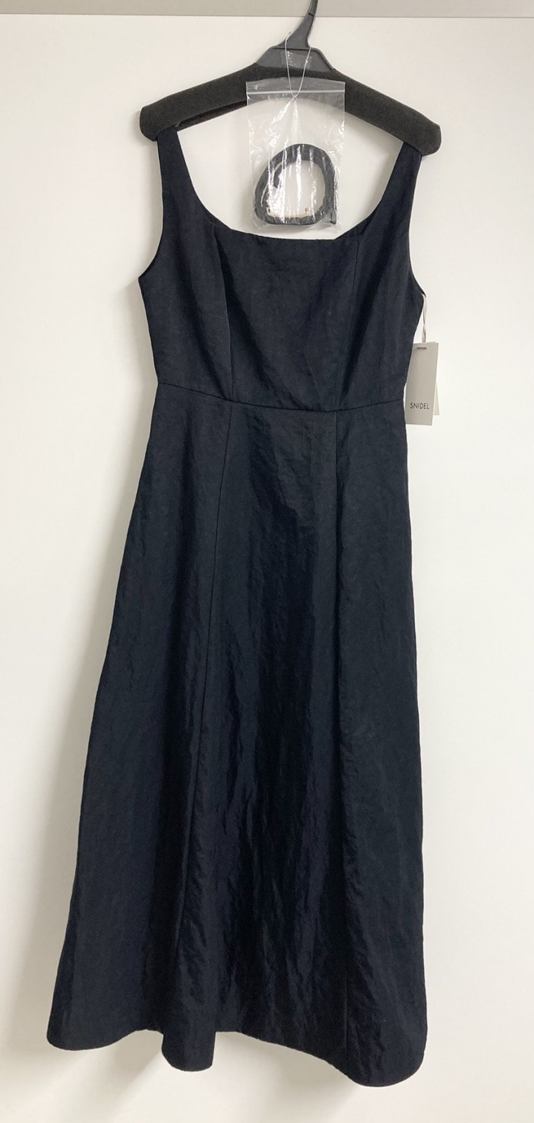 SNIDEL　スナイデル　ワンピース　SWFO222047　スクエアネックタフタワンピース 4,000円