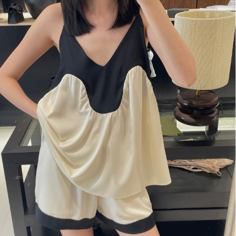 サスペンダーパジャマレディース夏白黒ステッチハイエンド2025新しいショートパンツスーツアイスシルクは外出先で着用できるホームウェア