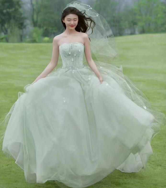 お姫様 成人式ドレス 前撮りドレス 後撮り 可愛い ウェディングドレス きれいめ フォトウェディング撮影 花嫁ドレス カラードレス コンサート オフショルダー 二次会ドレス 披露宴 旅行 高級感 結婚