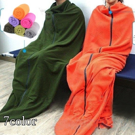 寝袋 シュラフ 収納袋付き 毛布 フリース 封筒型 コンパクト アウトドア ブランケット 風よけ ファスナー シンプル 無地 単色 キャンプ 登山 車中泊 災害 アウトドアグッズ アウトドア