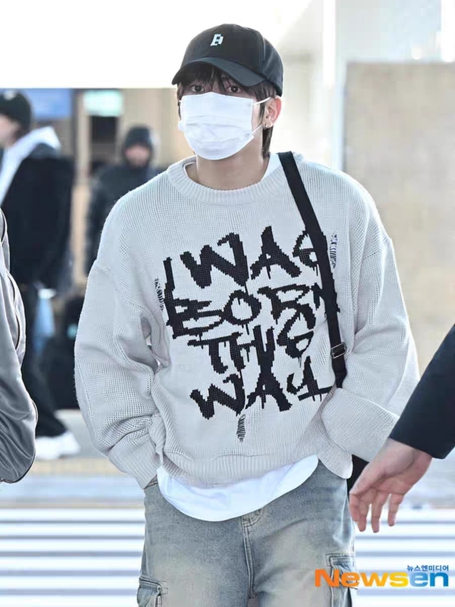 TXTテヒョン着用 BORN THIS WAY DAMAGED KNIT 2色 8,475円