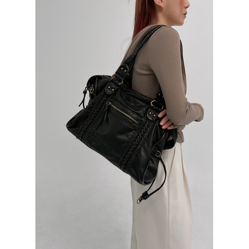 ブラックアップヒレンフリンジレザーショルダーバッグ