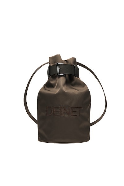 DEINET LOGO BUCKET BAG ★韓国人気★ 追跡付 Qoo10] DEINET 【DEINET】 DEINET LOGO : バッグ・雑貨