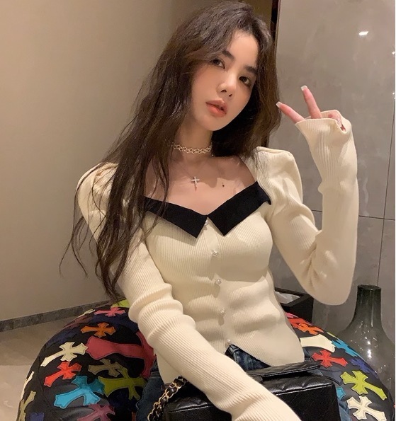 トップス レディース ニット タイト ニット 春服 長袖 スクエアネック スリム タイト 細身 SNS 映え 目立つ モテ 着痩せ お嬢様 無地 ブラック ホワイト バイカラー S M L ガーリー