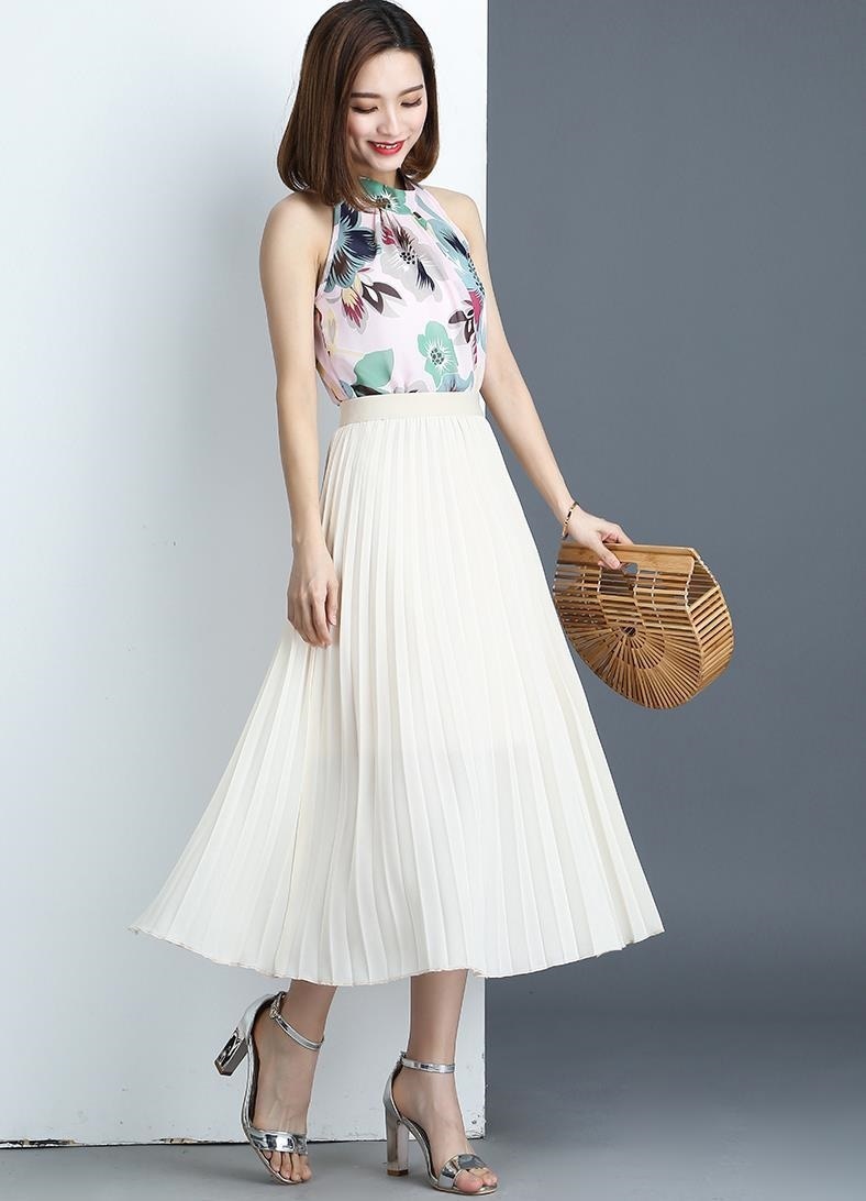 3085.オフィスカジュアルに プリーツロングスカート（ホワイトシフォン） 100,000円