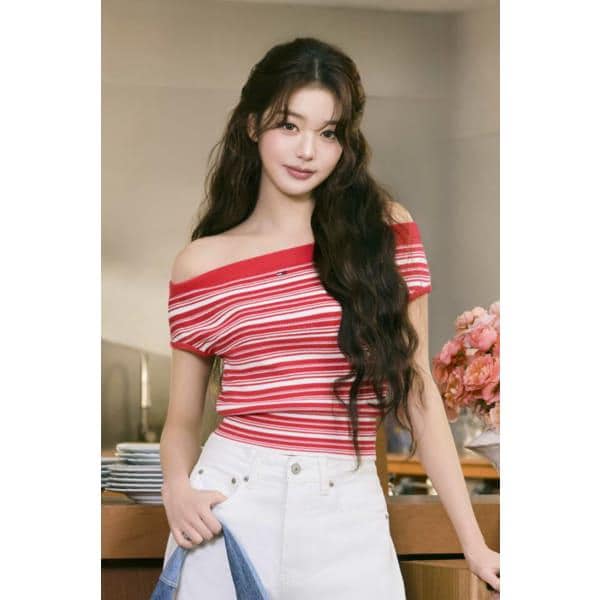 [チャン・ウォニョンPICK] 女性ストライプオフショルダーセーター T32G1KTO35TWT1 TOMMY JEANS