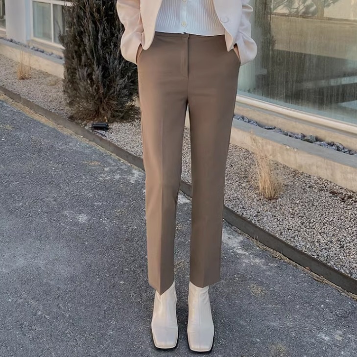 レディース パンツ ボトムス ストレートパンツ ロングパンツ ロング 9分丈 クロップド丈 スリム ストレート Iライン センタープレス ポケット 前開き コンサバ きれいめ シンプル カジュアル 8,801円