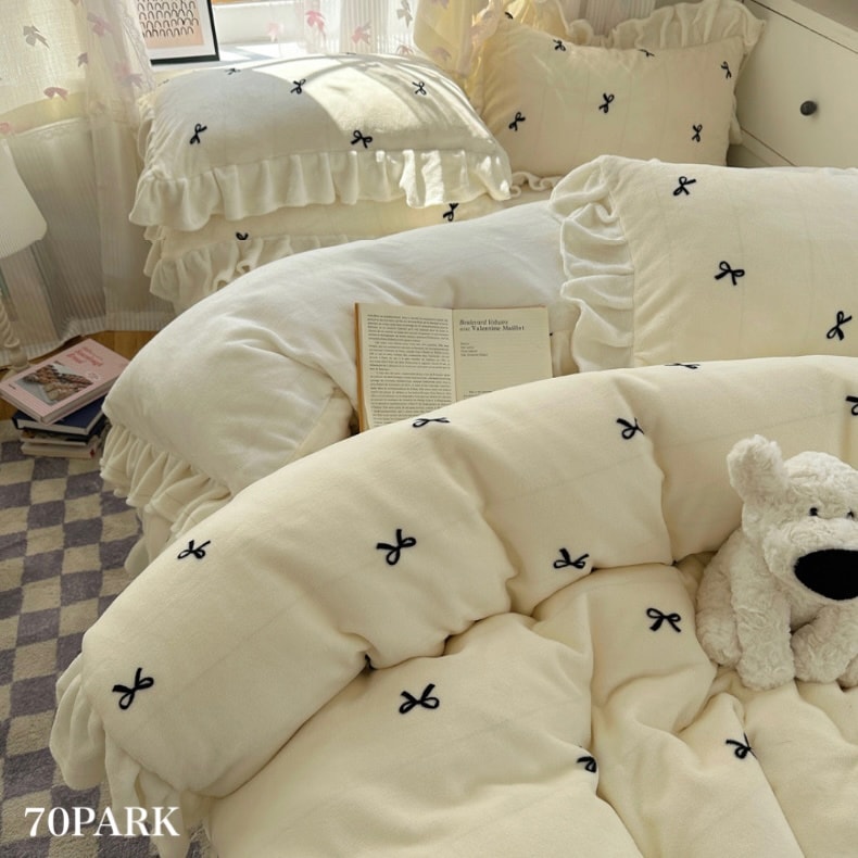 リボン柄 フリル ミルク ベルベット 冬用 布団カバーセット 全2サイズベッドカバー オールシーズン シングル ダブル クイーン ベッドリネン おしゃれ 韓国インテリア 韓国っぽ 70PARK