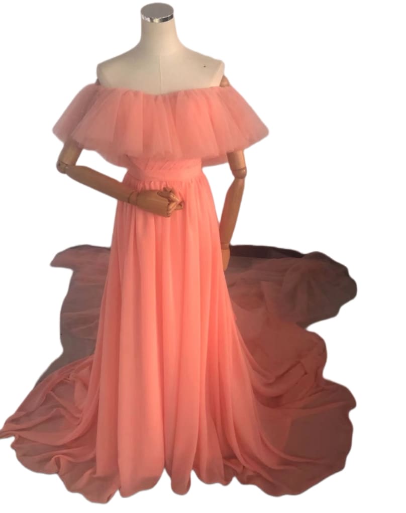 カラードレス フ エレガント 優雅なシルエット ノースリーブ ピンク　 華やかなトレーン 花嫁 前撮り