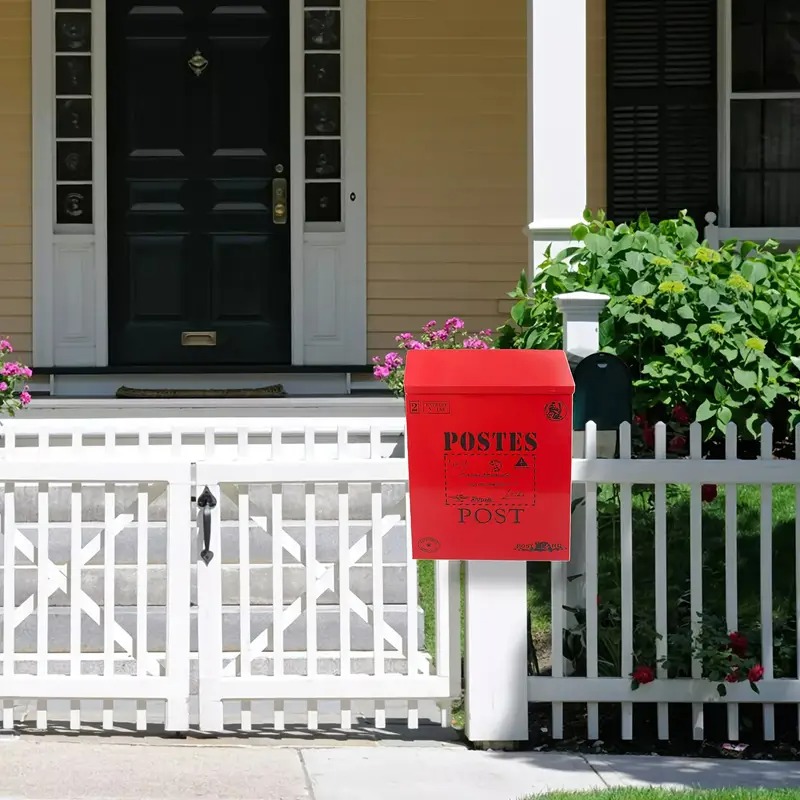ポスト レッド 壁掛け式 アメリカン カントリー調 ロック付き 赤 アイアン 金属製 お洒落 英国 玄関 入口 ガーデンインテリア ホームデコ 4-7