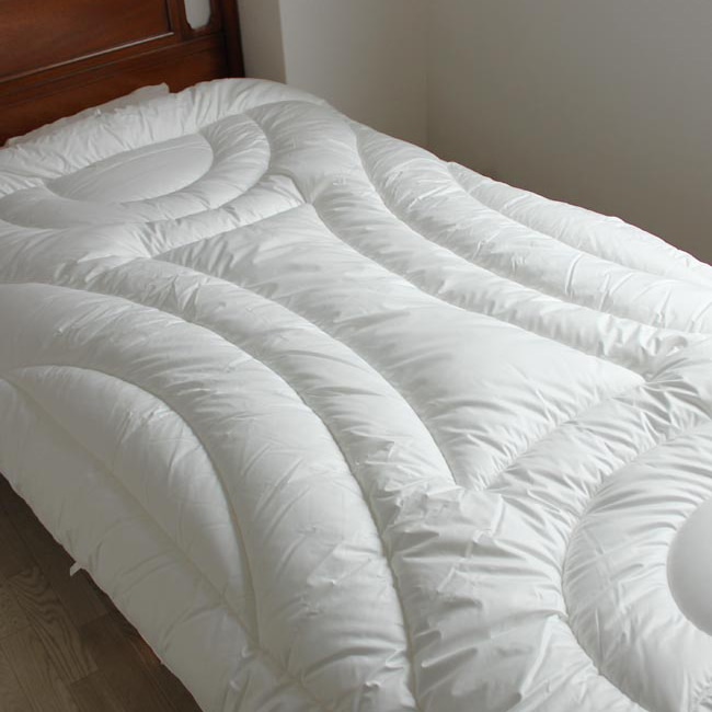 掛け布団 シングル 冬 洗える 暖かい あったか 日本製 臭わない 清潔 掛布団 抗菌 防臭 軽い掛け布団 洗濯可 軽量 ふとん 極細繊維わた 詰め物1.4kg 雲のような軽い布団 紐付き エアレスト