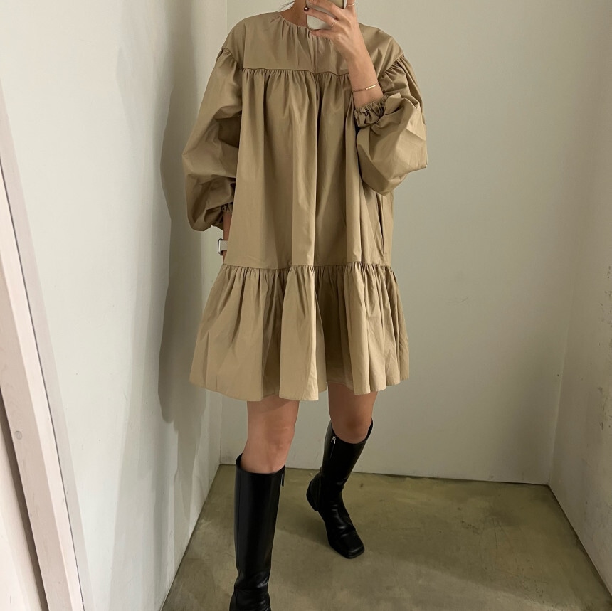 ワンピース ミディアム丈ワンピース 長袖 ボリューム袖 ラウンドネック ミディアム丈 かわいい 大人可愛い きれいめ シンプル 上品 おしゃれ かっこいい カジュアル こなれ感 個性的 主役級 ラフ