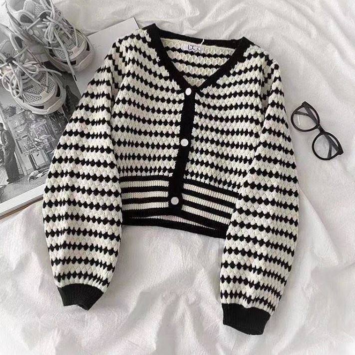 レディース トップス ニット セーター カーディガン ショート 長袖 Vネック フェミニン ストリート ハイウエスト かわいい 大人可愛い きれいめ シンプル カジュアル 上品 おしゃれ かっこいい