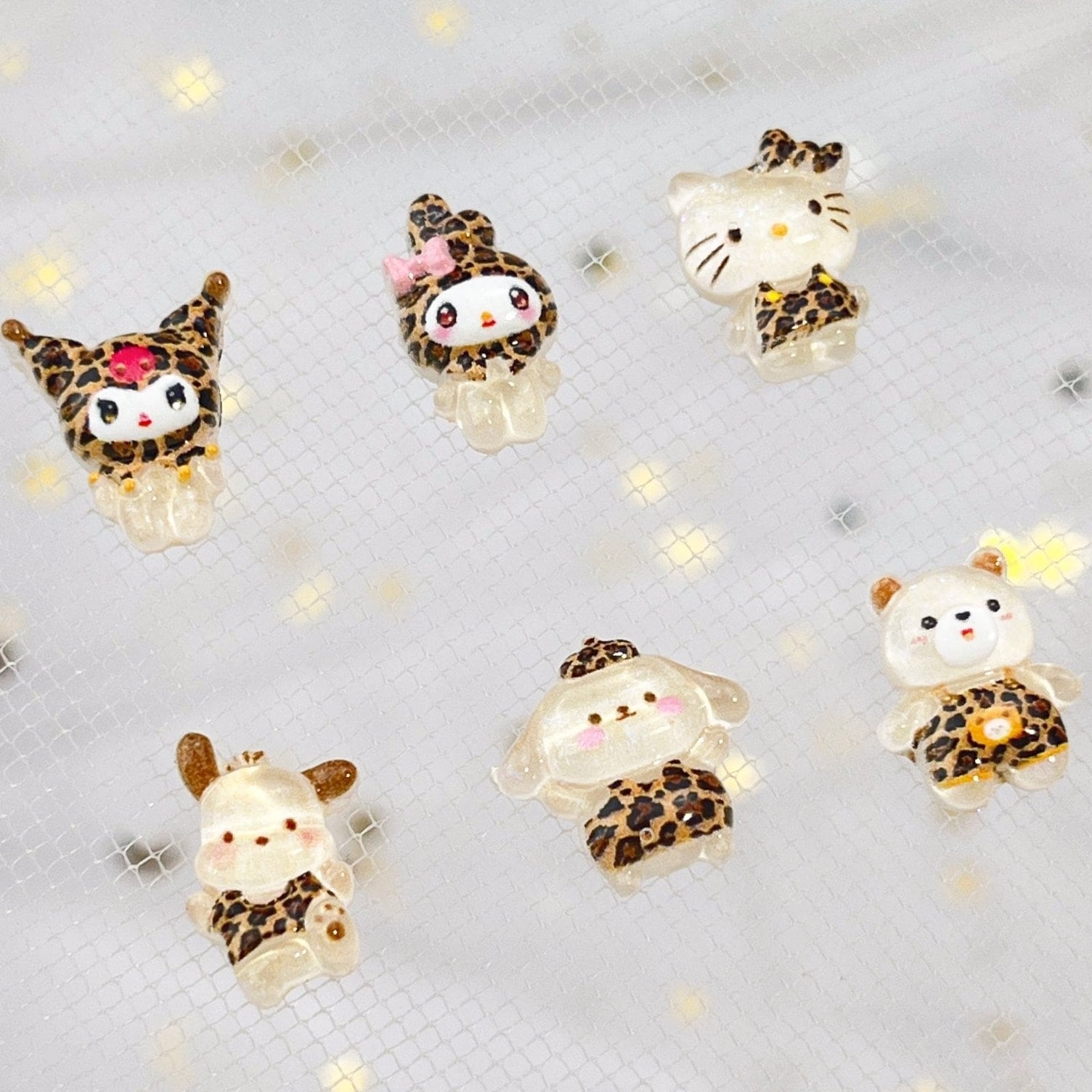 【3日出荷//20個】新作ヒョウ柄 キティキャラクターネイルアクセサリー氷透過立体クロミKTネコ樹脂ドリル装着甲アクセサリー