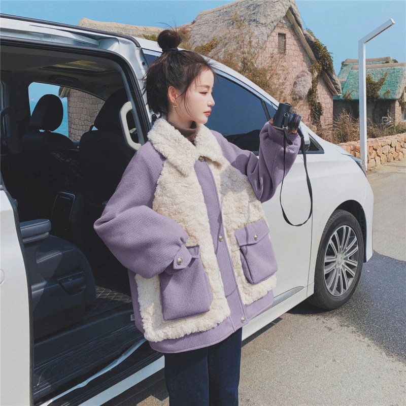 子羊の毛がコートをつなぎ合わせた女性秋冬金2024新型韓国版デザイン感小柄な学院風綿服綿服