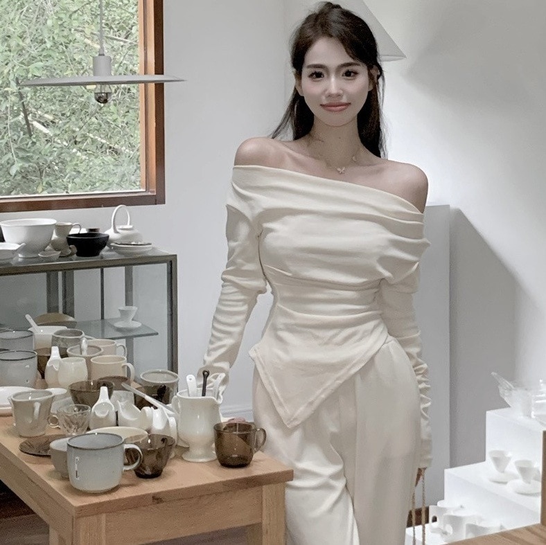 ツーピースセット オフショルダー リラックス ギャザー こなれ感 韓国 レディース カットソー ストレートパンツ ロング丈 長袖 アシンメトリー かわいい 大人可愛い シンプル おしゃれ