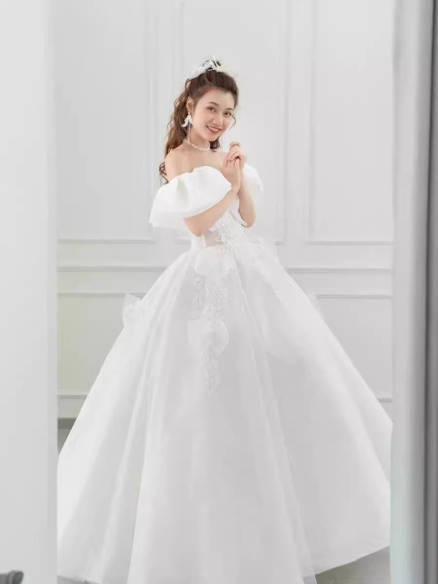 ワンショルダーフレンチメインウェディングドレス2023新婦ビッグテール華奢質感痩せ見え結婚隠し腕