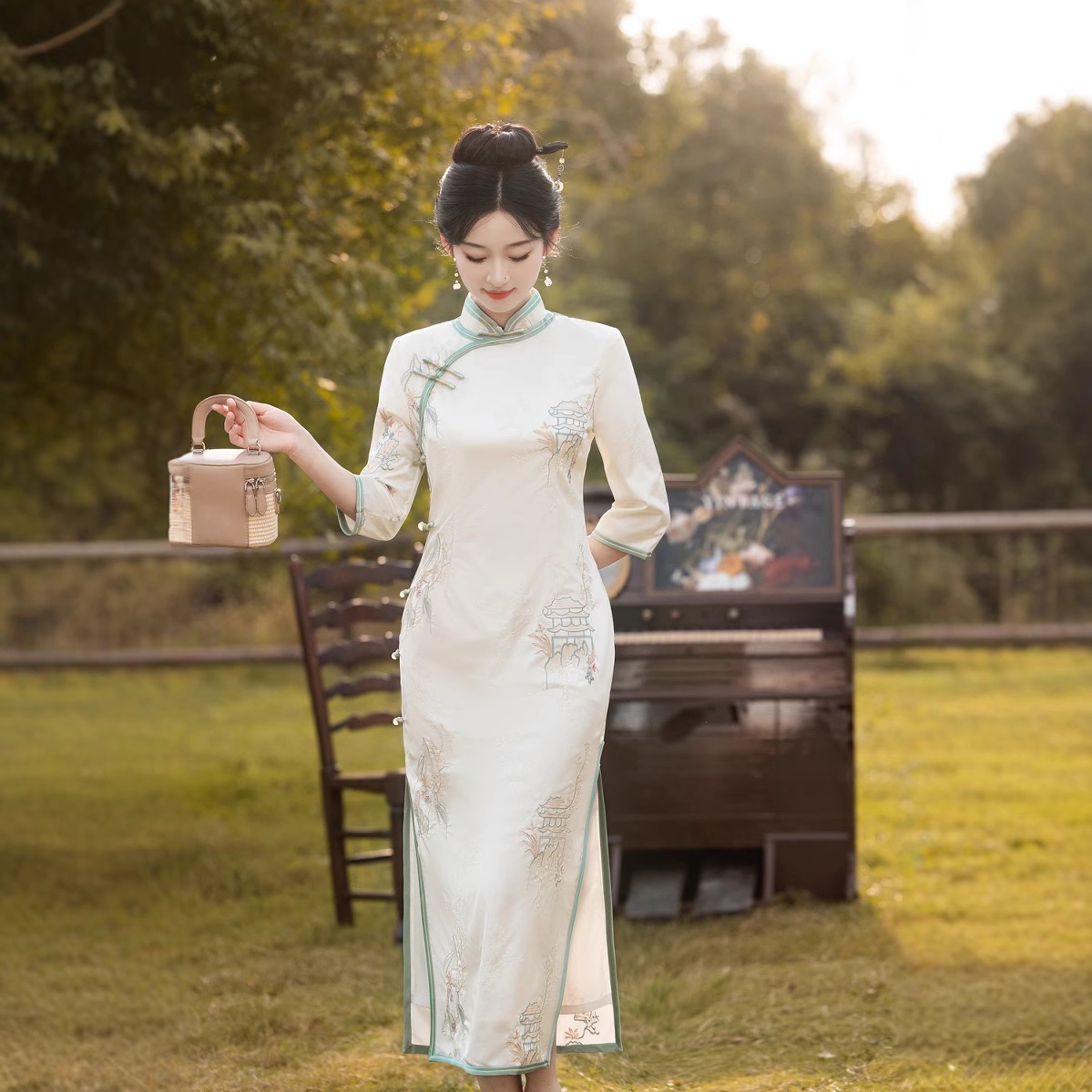 ワンピースドレスドレス刺繍された改良ピンクチョンサムドレス2025春と夏の二重層の刺繍入りジャクアードフィリグリー