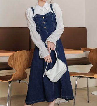 トップス プルオーバー 白シャツ フレアワンピース サスペンダーワンピース ミドル丈 長袖 フレアスリーブ Vネック クエーカーカラー Aライン 蝶結び ハイウエスト 前開き 綿 デニム 2点セット 5,621円