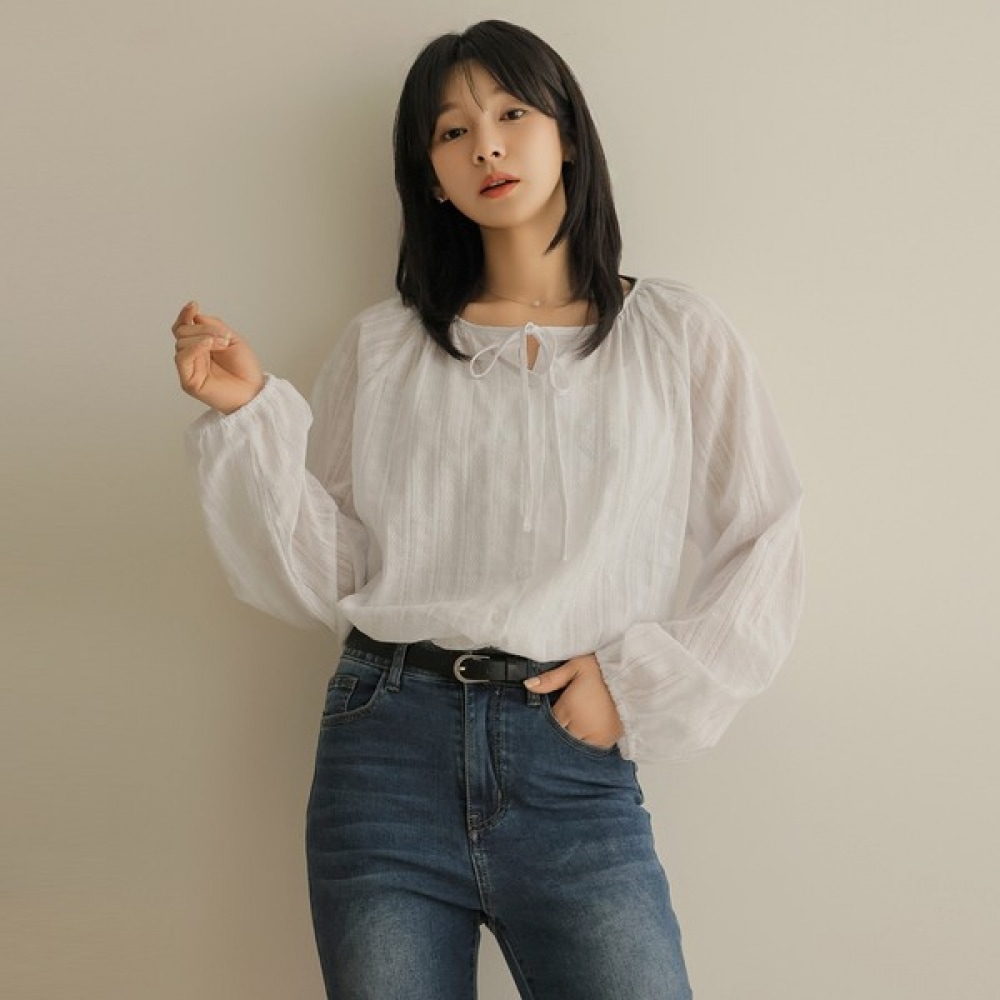 [Elysia] デルディラインストラップシャーリングブラウス