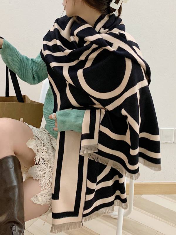 カシミヤライクマフラー　両面の着用 韓国 幾何柄　保温 大判ストール なめらかストール　ウールの様な肌触り　柔軟 厚手 オフィス エアコン WJ591