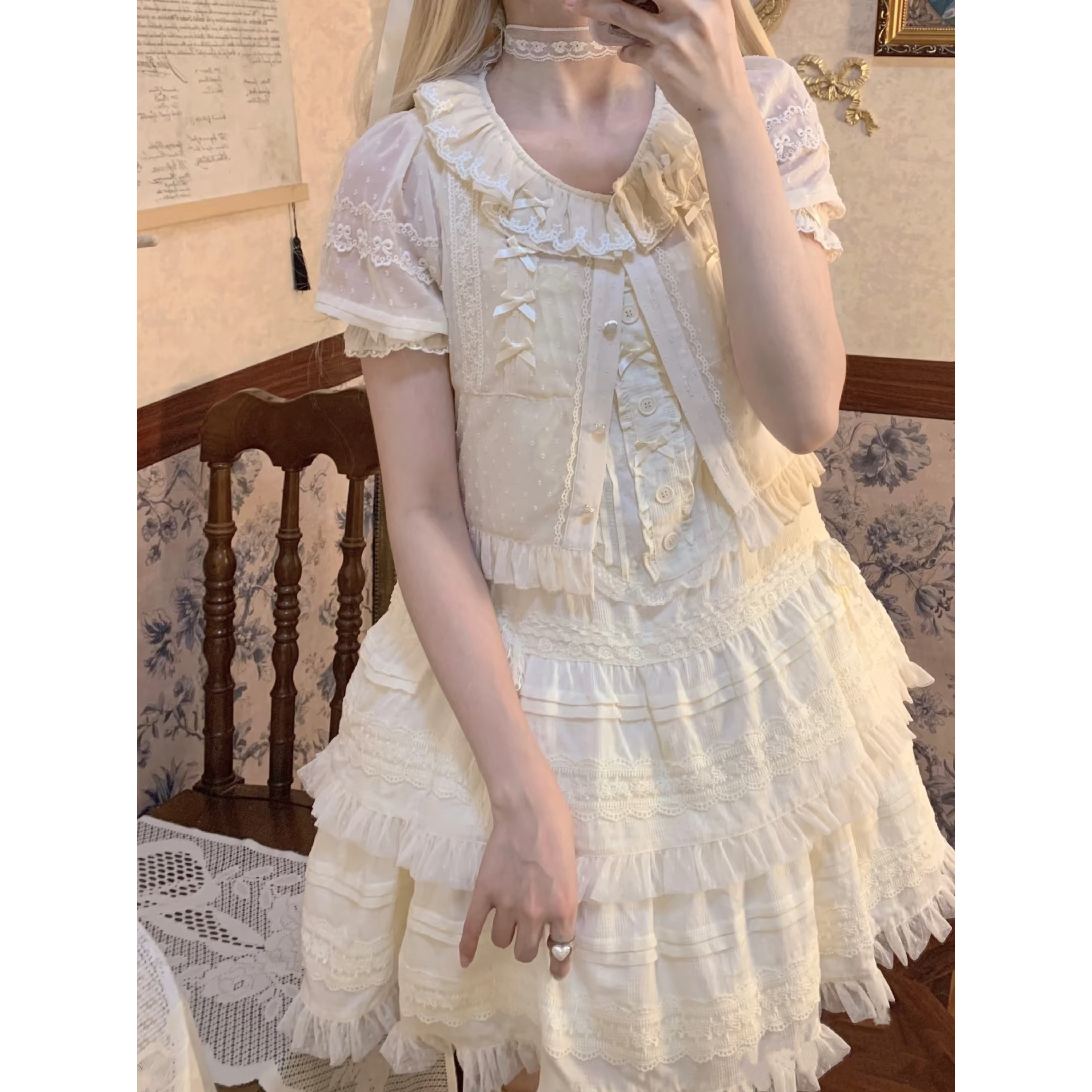 Lolita夏季自制圆舞曲蕾丝雪纺圆领内搭洛丽塔泡泡袖百搭纯色上衣