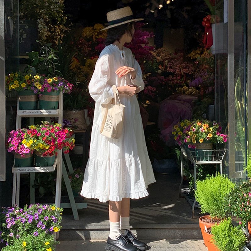 初恋日本の白いレースの中空ドレス早春森ガールミドルスカート