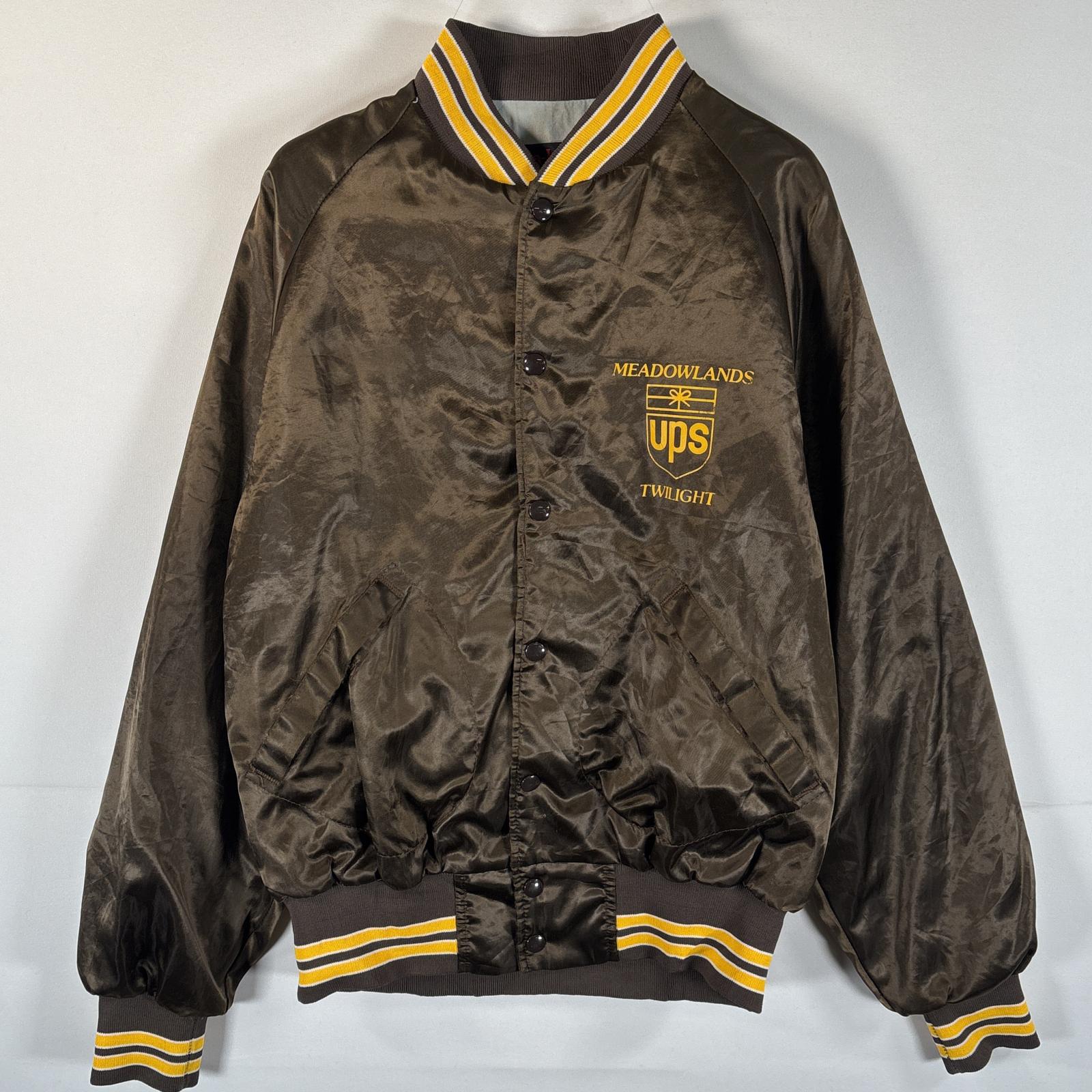 古着 90s/90年代 PlaーJac USA製 スタジャン サテンジャケット UPS 企業ロゴプリント バックプリント リブ 44ー46 L ブラウン系 メンズ