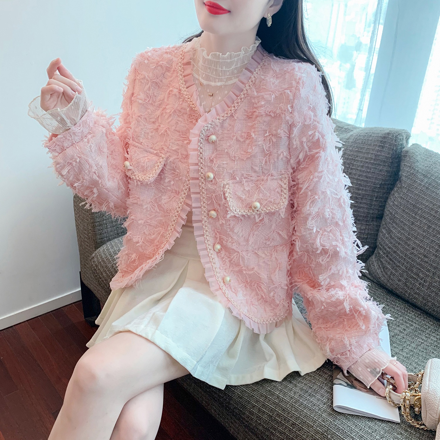 アウター ジャケット レギュラー丈 袖あり 長袖 Vネック 襟なし ノーカラー フリル ポケット 前開き きれいめ シンプル カジュアル 大人 上品 おしゃれ レトロ キュート 個性的 エレガント