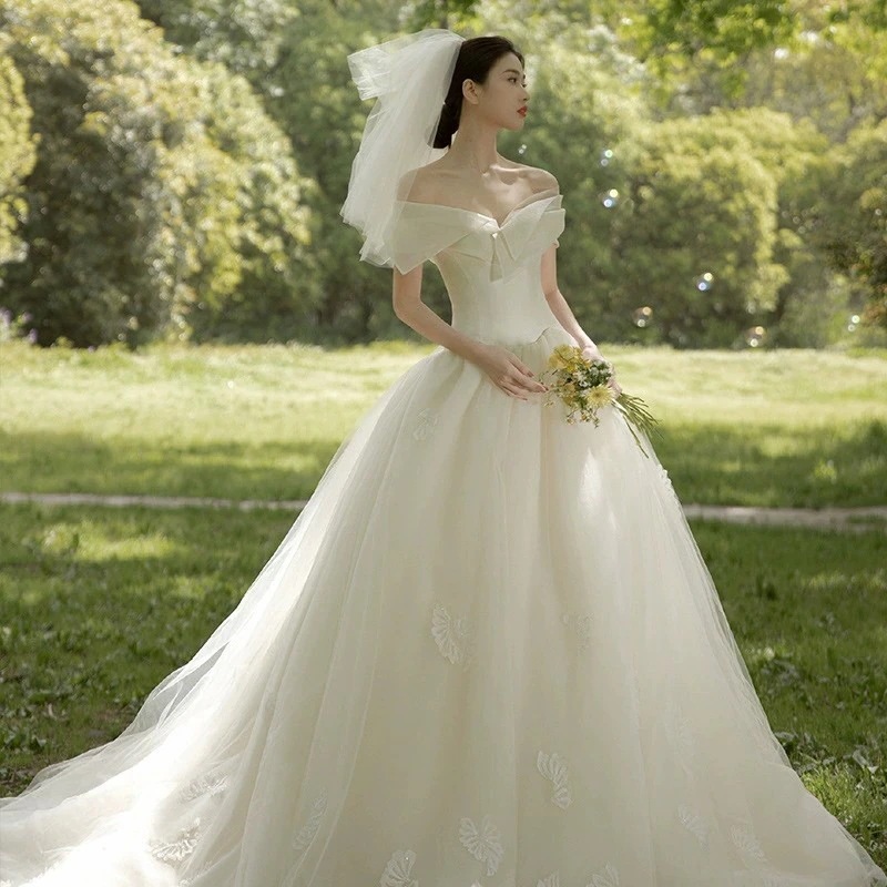 ウェディングドレス白 大きいサイズ/小さいサイズ お呼ばれドレス ふわふわ パーティードレス ベアトップ風 花嫁 披露宴 二次会 結婚式 20代