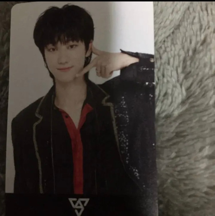 SEVENTEEN カード　THE8 新品d