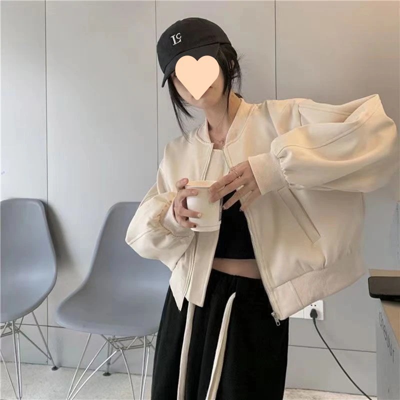 ショートジャケットの女性韓国版2024の新型のゆったりした甘いクールなギャルのデザイン感があります