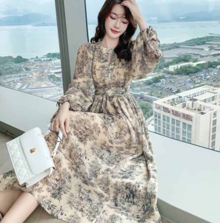 ワンピース デート フレアワンピース ロング ロング丈 透け感 シースルー かわいい 大人可愛い きれいめ シンプル カジュアル 大人 上品 おしゃれ お洒落 主役級 存在感 柄 花柄 小花柄 春 秋