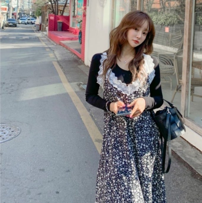 トップス Tシャツ シャツ 白シャツ トップス 袖あり 長袖 Uネック ラウンドネック 襟なし タイト 細身 きれいめ シンプル 大人女子 こなれ感 クール モード系 抜け感 無地 春 秋 10代