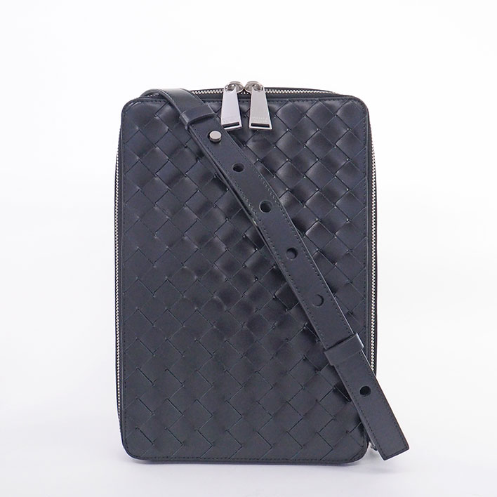 【美品】ボッテガ ヴェネタ シルバー金具 イントレチャート メンズ 【ショルダーバッグ】