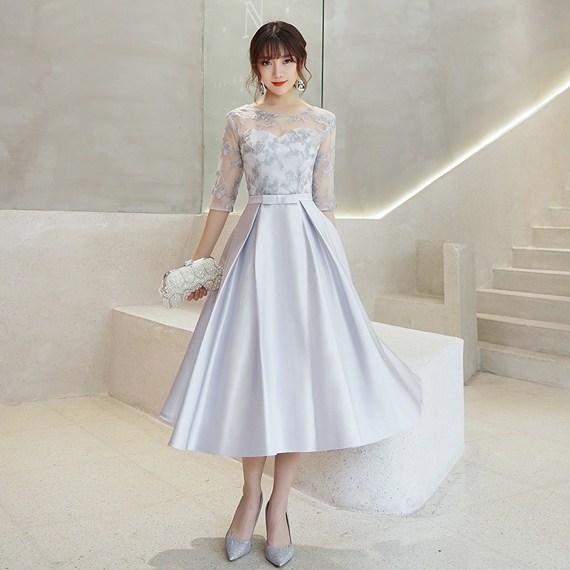 【1つ買うと10つ無料】女性のための灰色の花嫁介添人服2025夏の花嫁介添人の姉妹スカートミディアムレングスの結婚式のドレス