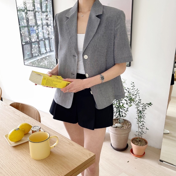 送料0円!韓国ファッション私のそばにあるチェックテーラード半袖ジャケット(outer1218)